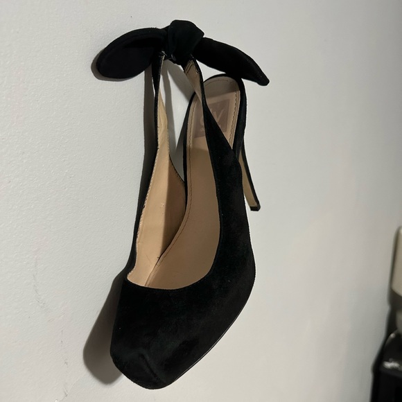 Dolce Vita lightly worn heels with bow tie back - Picture 3 of 10